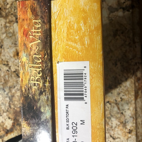 Bella Vita "Beta" black suede and tortoise pumps - Picture 4 of 6